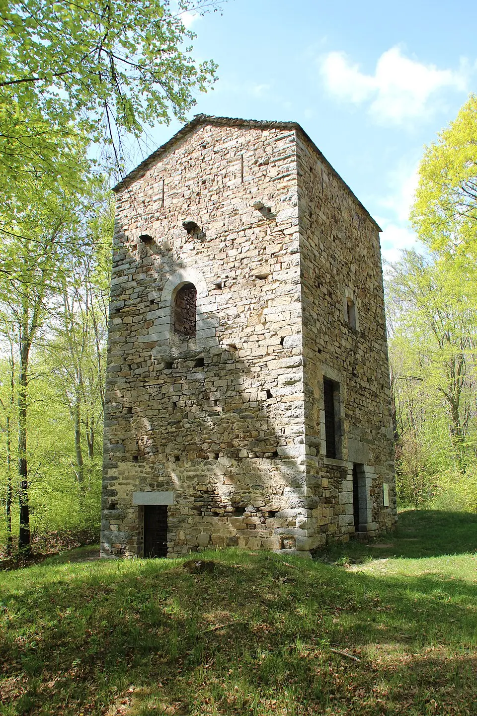 Torre di Redde und mittelalterliche Siedlung