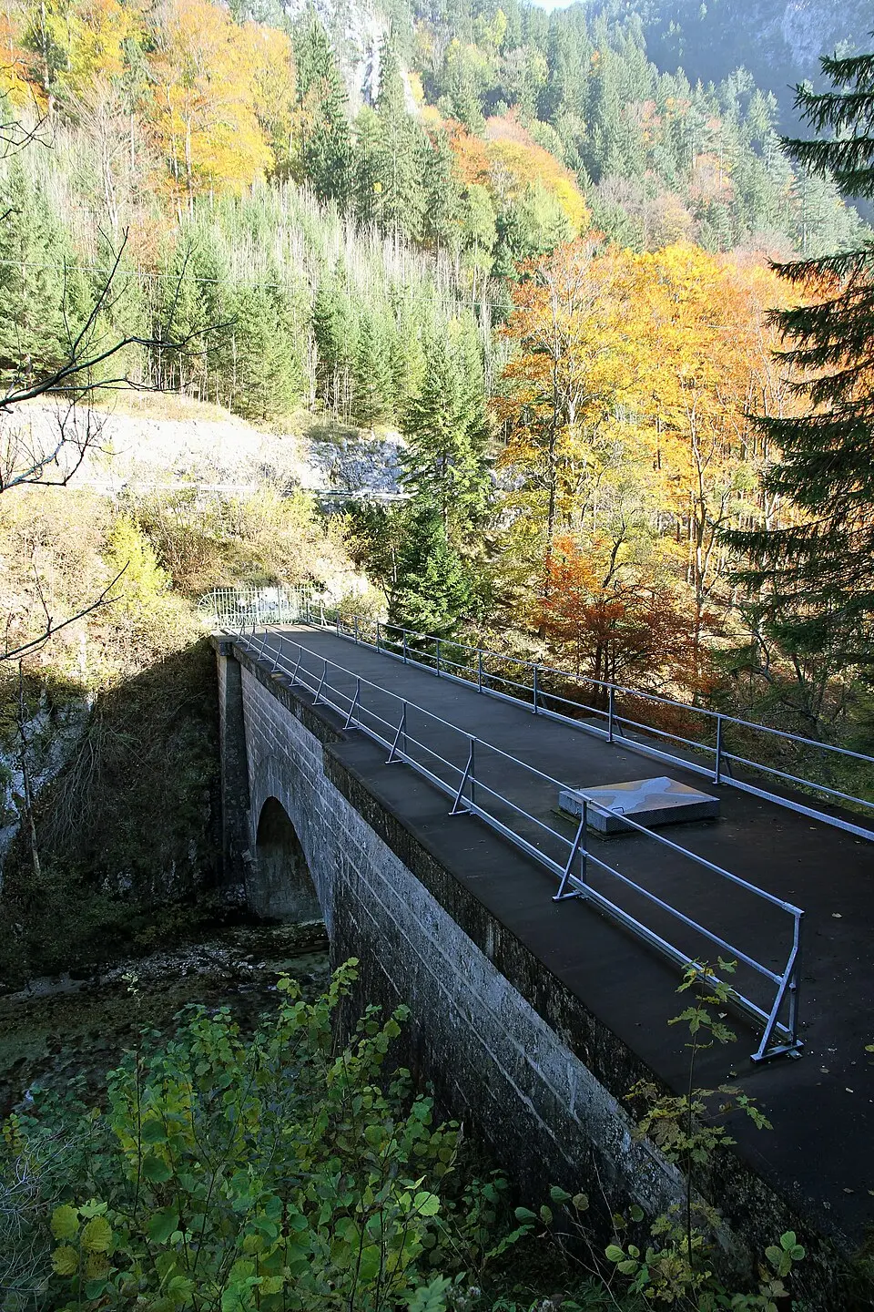 Teil der 1. Wiener Hochquellenleitung, Hochsteg