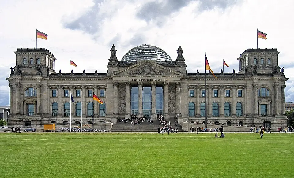 Feltöltötte: -jha- · Public domain Platz der Republik