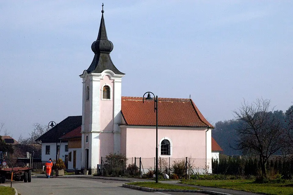 Bild: Manfred Kuzel (talk) · CC BY-SA 3.0 AT Ortskapelle