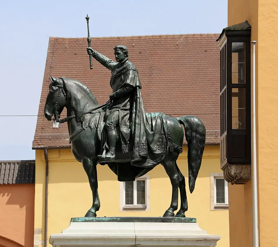 Image: Rufus46 · CC BY-SA 3.0 Reiterstandbild für König Ludwig I. von Bayern