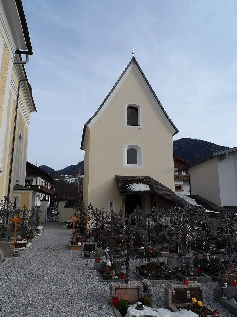Slika: Leitzsche · CC0 Friedhof mit Friedhofskapelle hll. Michael und Margarethe