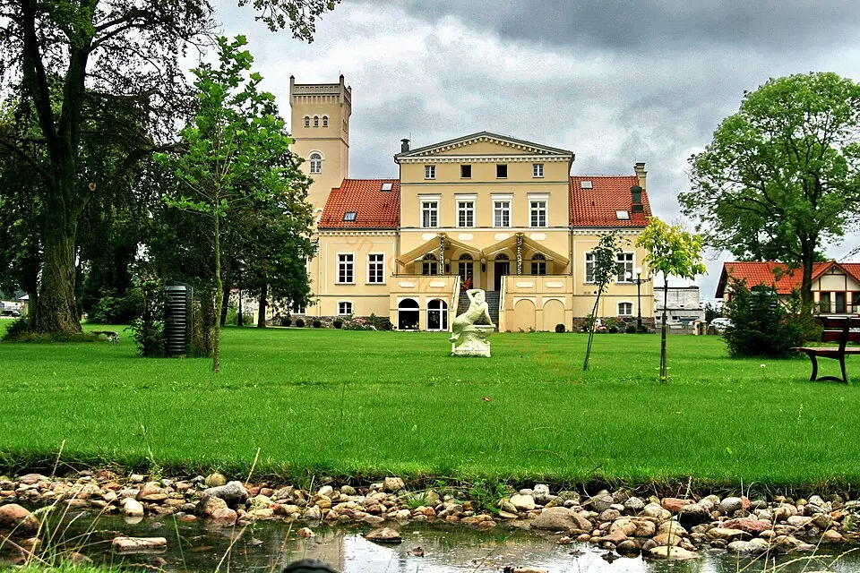 Wieniawa Palace in Rekowo Górne