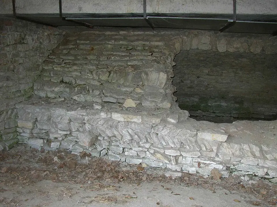 zbytek románského mostu na Vyšehradě