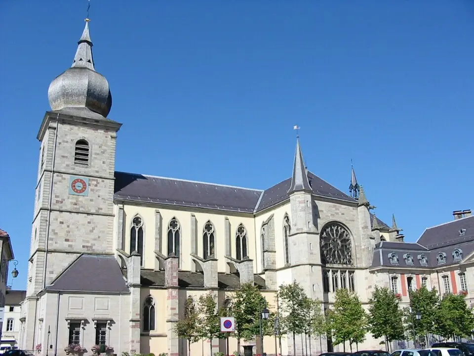 Slika: © Christian Amet · CC BY 2.5 église Notre-Dame de Remiremont
