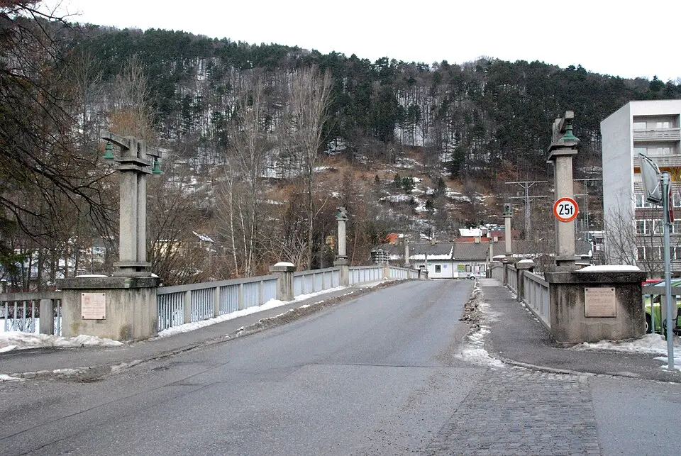 Dr.-Karl-Renner-Brücke