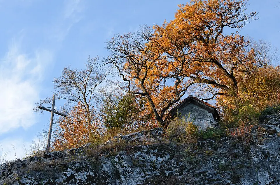 Höhle Birseck Eremitage, paläolithische Wohnhöhle / Kultplatz / neolithische Bestattung