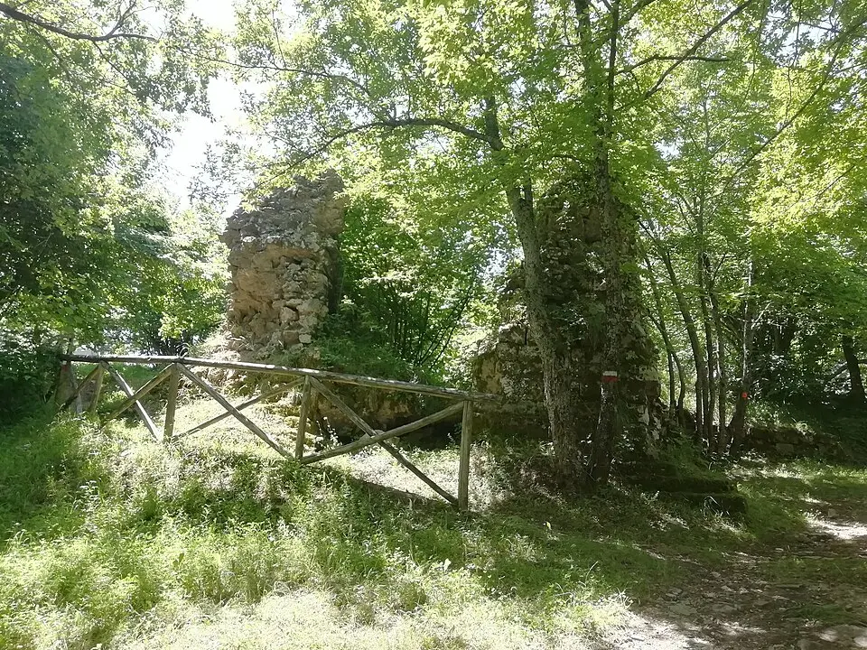 Resti della Rocca di Belvedere