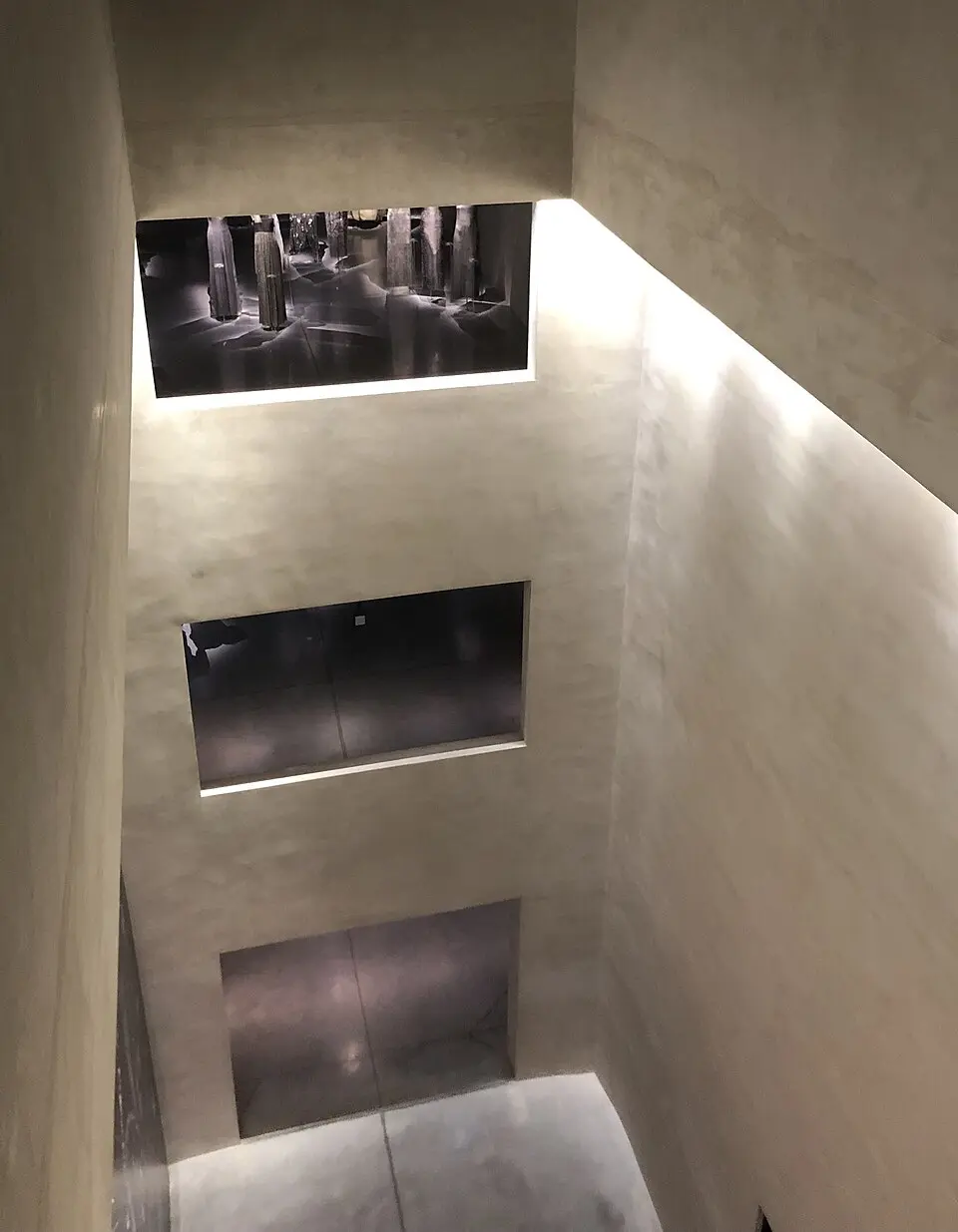 Armani Silos