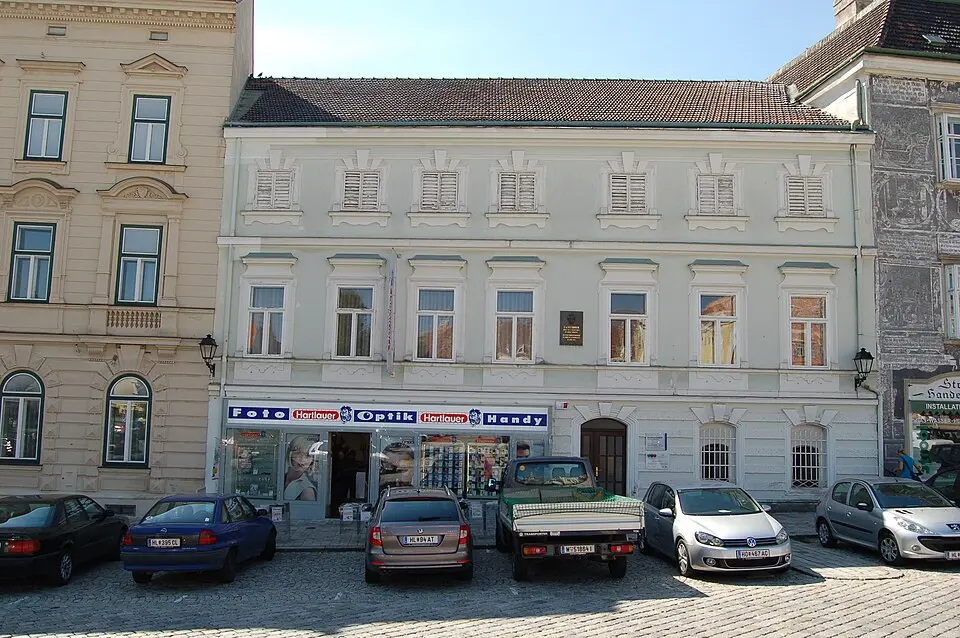 Wohn- und Geschäftshaus