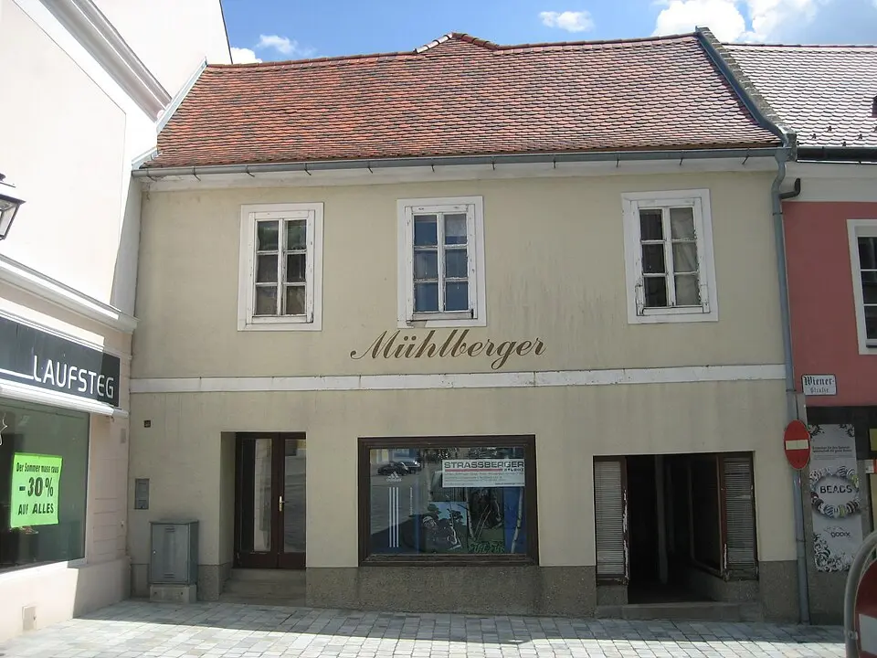 Wohn- und Geschäftshaus
