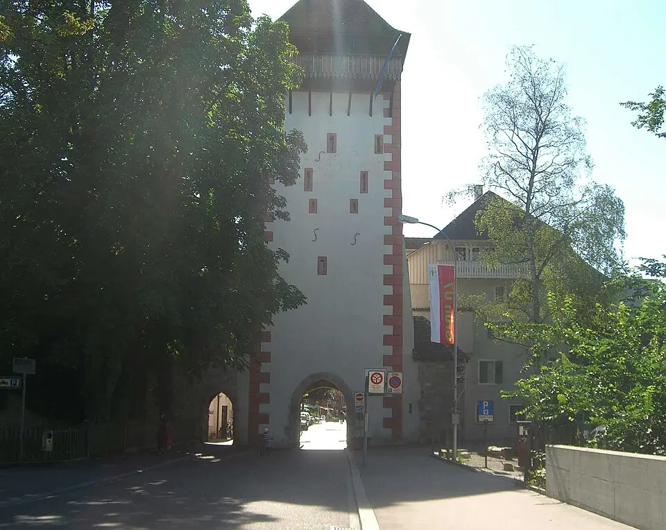 Stadtbefestigung (Stadtmauer mit -graben, Obertorturm, Kupfer- / Storchennestturm, Messer- / Diebsturm)
