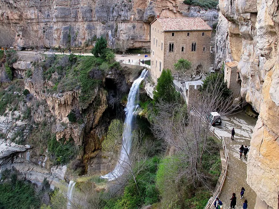 Monasterio de San Miguel de Fay