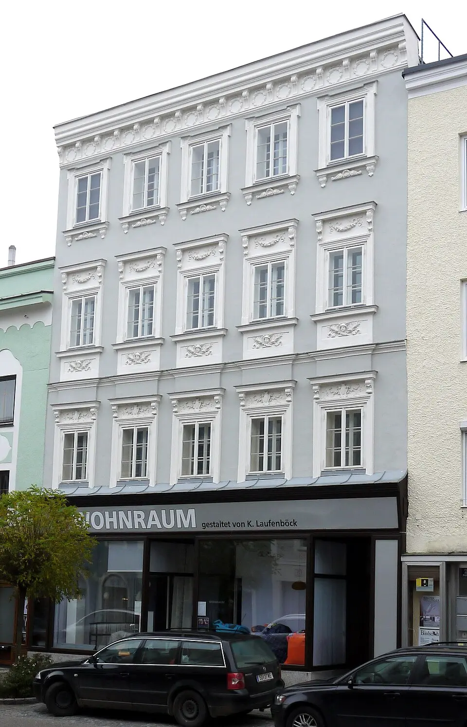 Wohn- und Geschäftshaus
