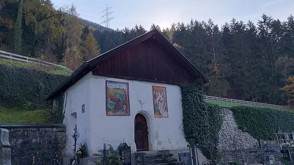 Obrázok: Oesterreicher12 · CC BY-SA 4.0 Friedhofskapelle