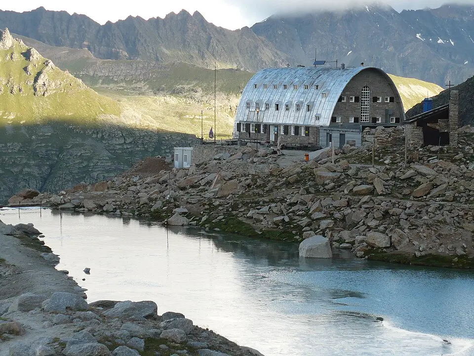 Immagine: Francofranco56 · Public domain rifugio Vittorio Emanuele II