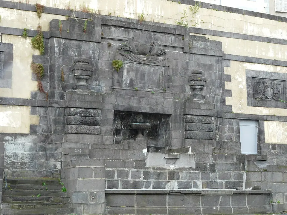 fontaine de Chazerat