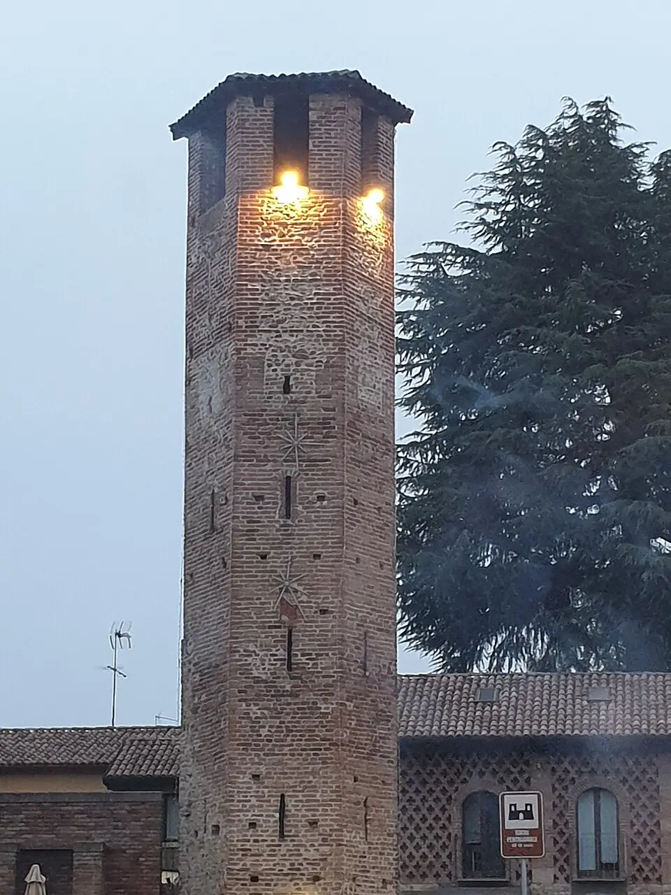 Torre medievale pentagona