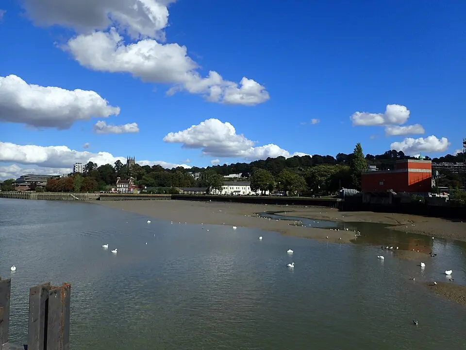 Image: Marathon · CC BY-SA 2.0 Medway