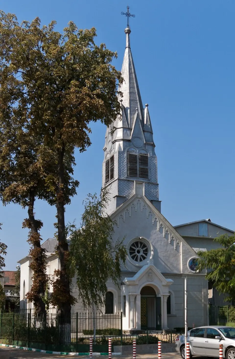 Biserica Sfinții Petru și Paul din Pitești