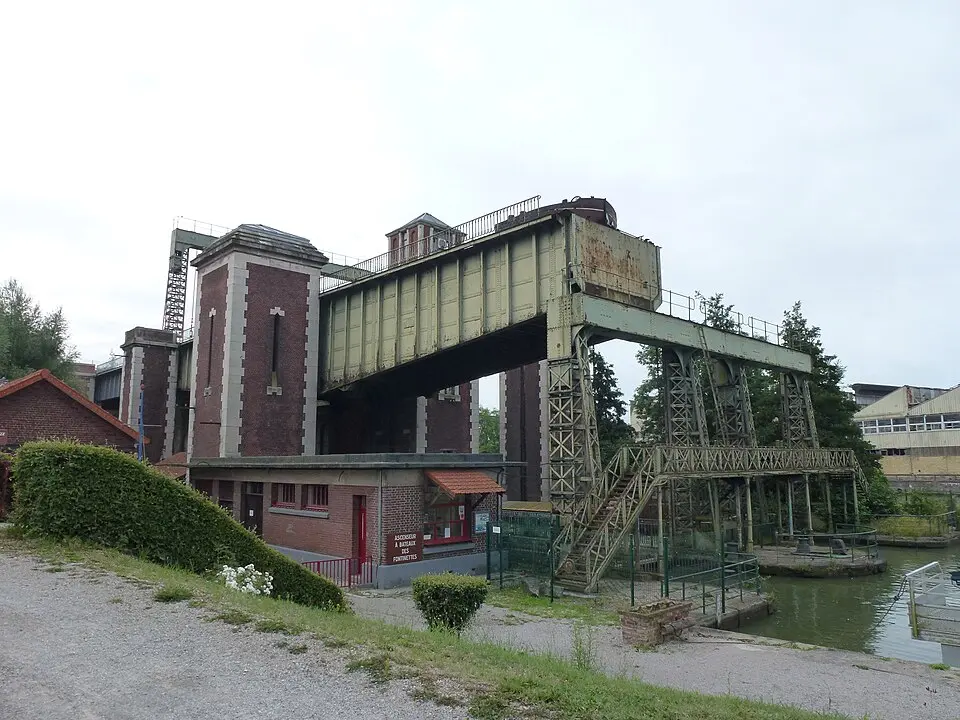 Fontinettes boat lift