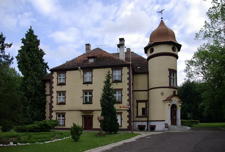 pałac w Rogach