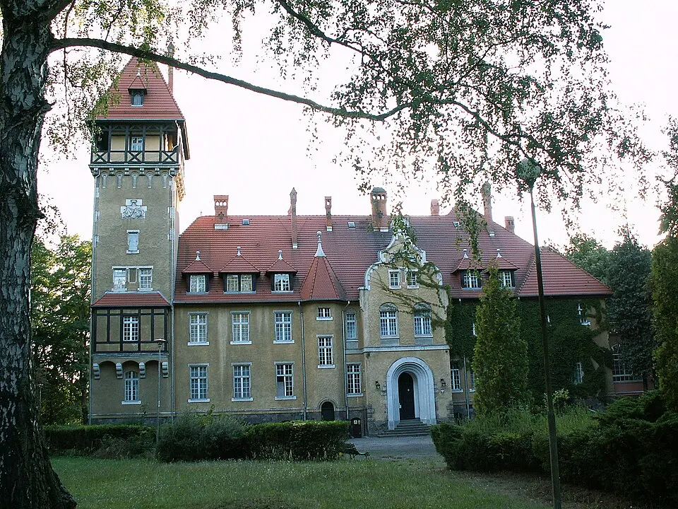 Pałac w Rogach