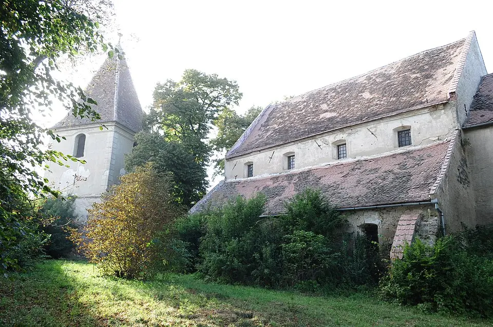 Roșia fortified church