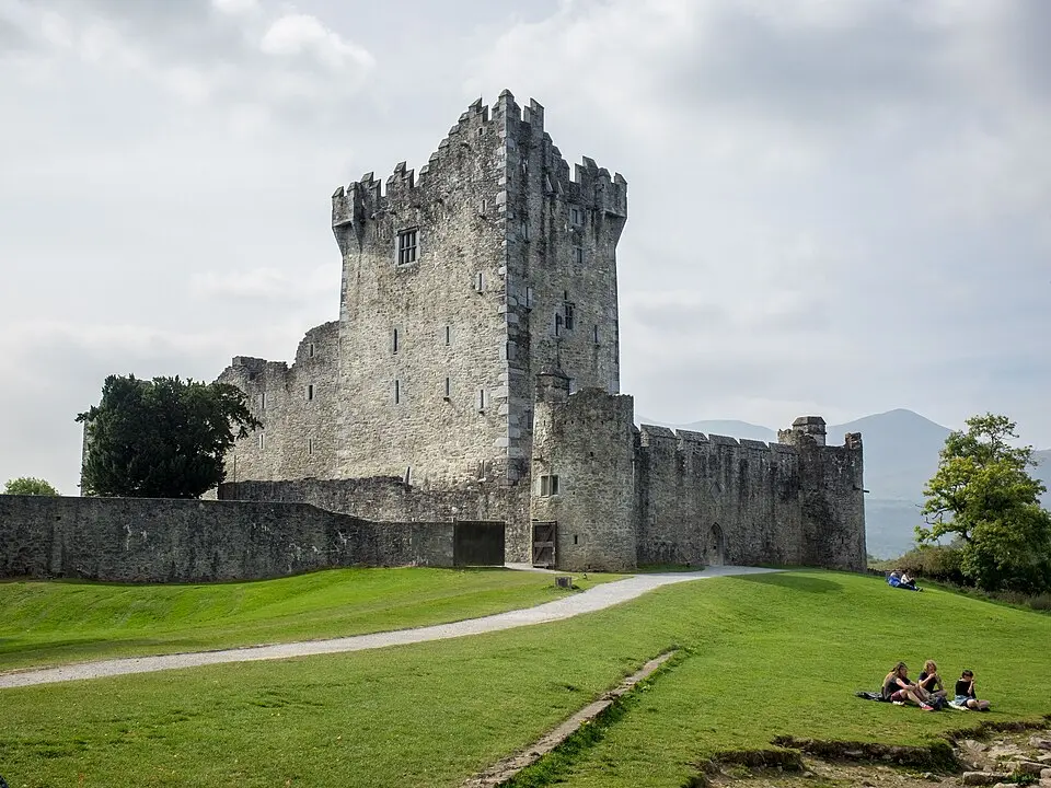 Obrázek: Dumphasizer · CC BY-SA 2.0 Ross Castle