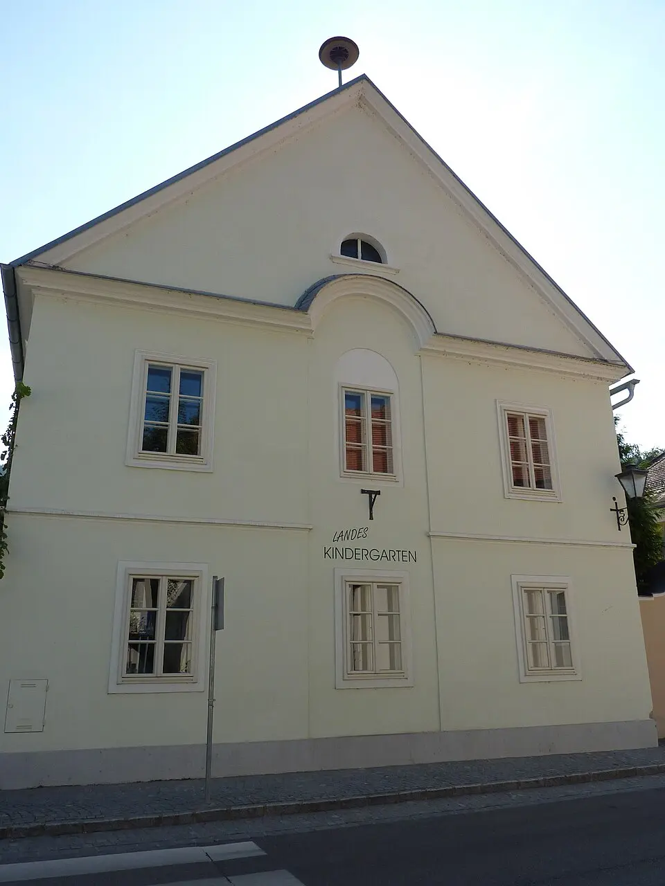 Ehem. Schule, Kindergarten