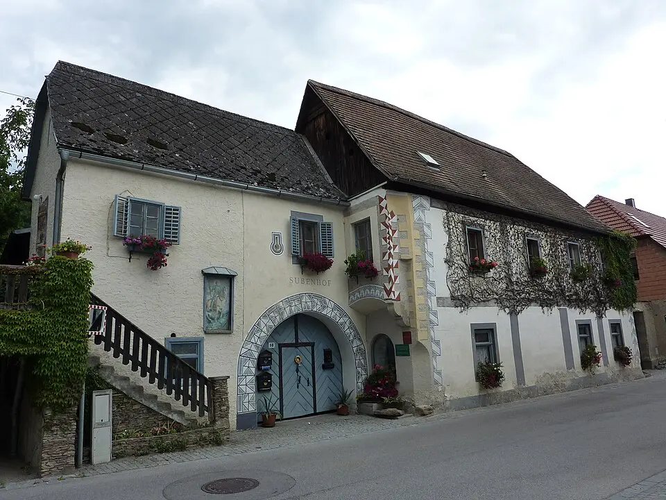 Slika: BSonne · CC BY-SA 3.0 Bauernhaus Subenhof