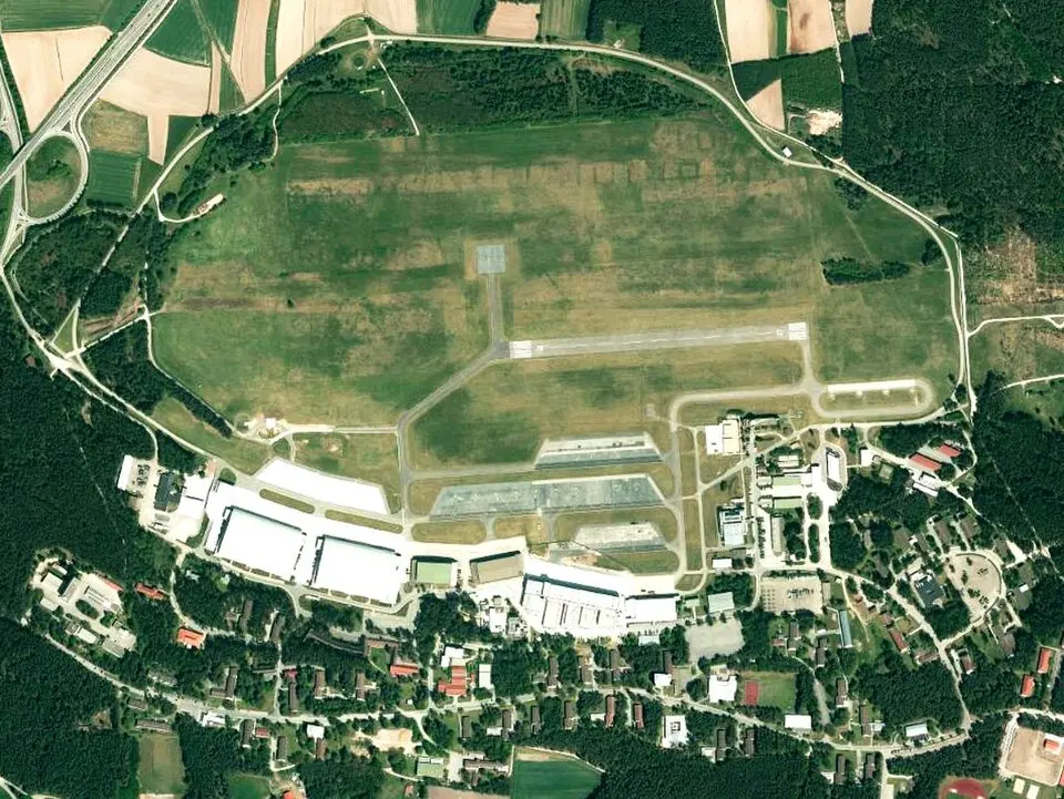 Immagine: Bayerische Vermessungsverwaltung – www.geodaten.bayern.de · CC BY-SA 3.0 Flugplatz Roth