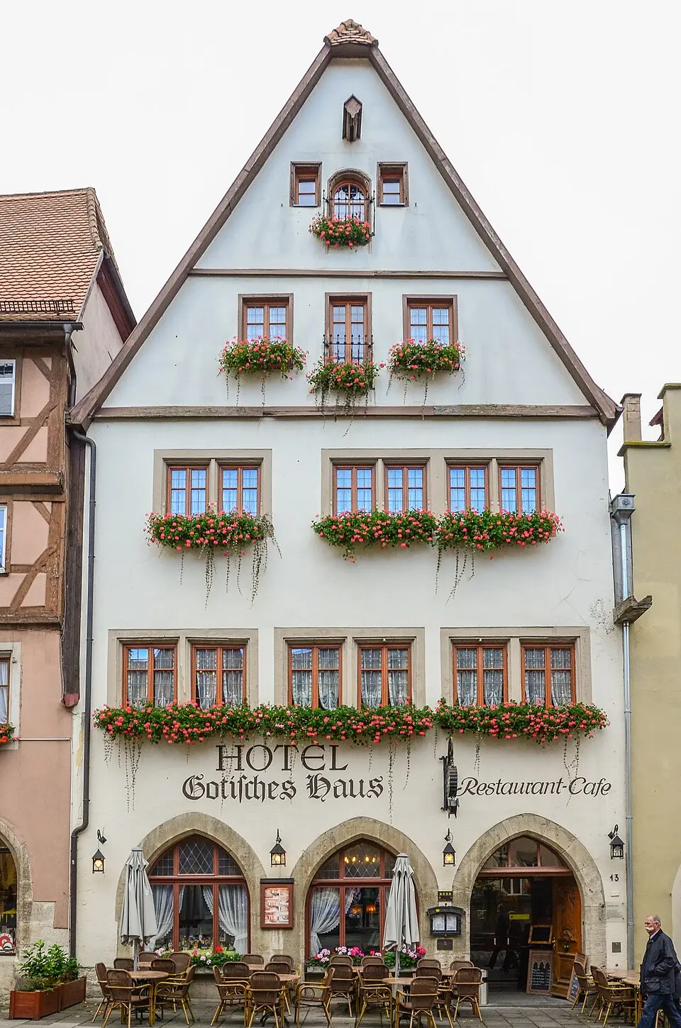 Bild: Tilman2007 · CC BY-SA 3.0 Ehemaliges Brothaus des Franziskanerklosters, dann Patrizierhaus, sogenanntes Gotisches Haus