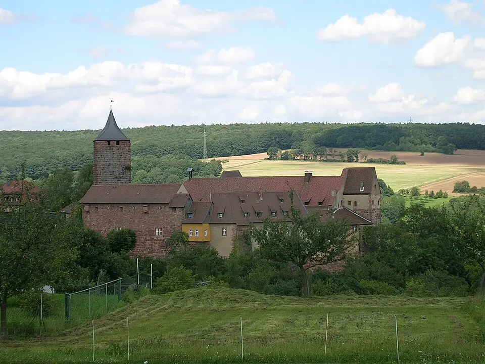 Bild: Frau Hitt at German Wikipedia · CC BY-SA 3.0 Burg Rothenfels