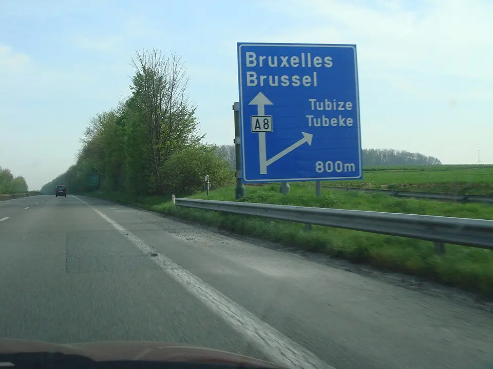 Autobahn 8