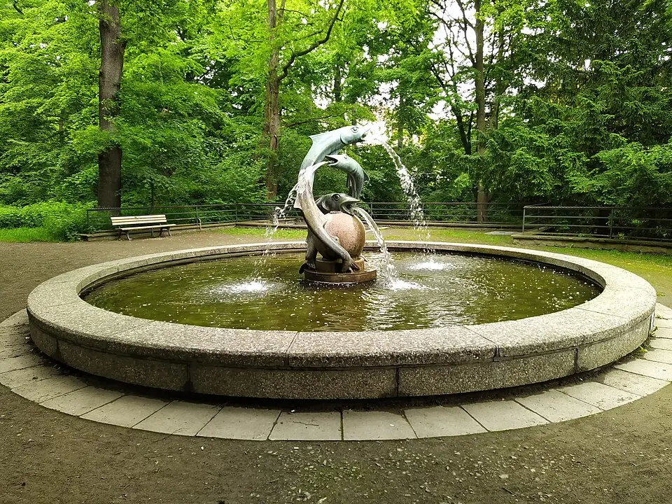 Arthur-Menge-Brunnen