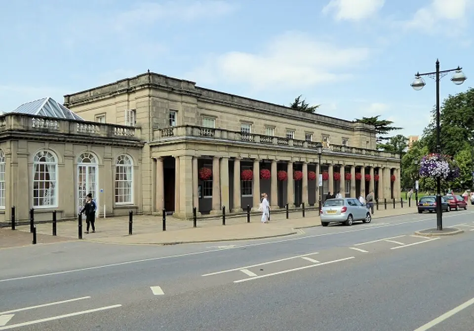 Slika: David Dixon · CC BY-SA 2.0 Royal Pump Rooms