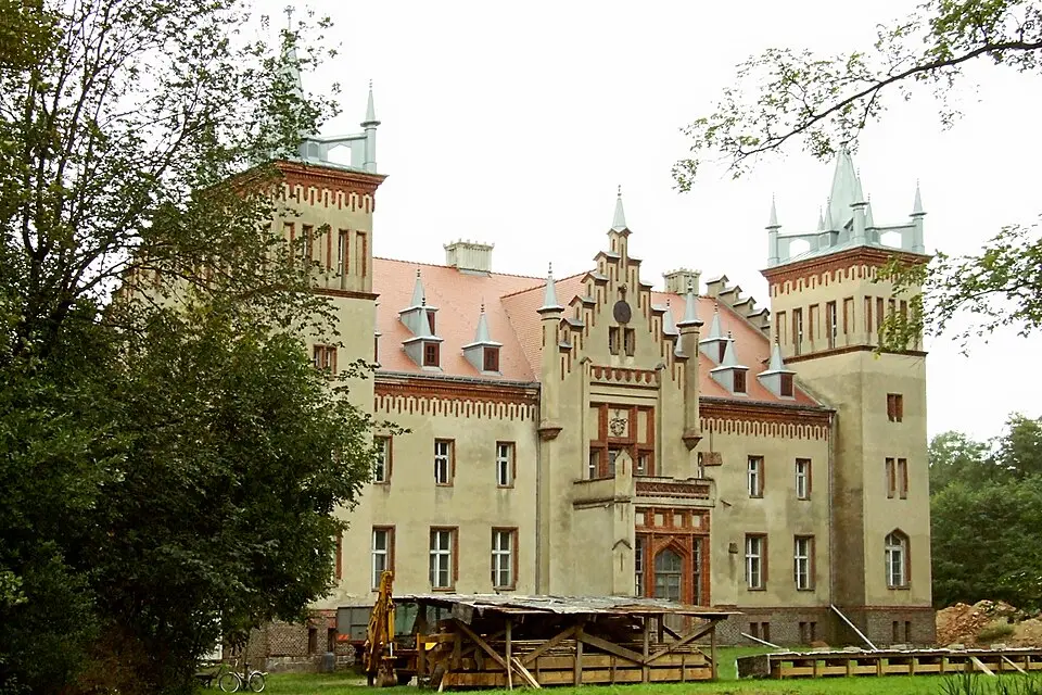 Palace in Rozbitek