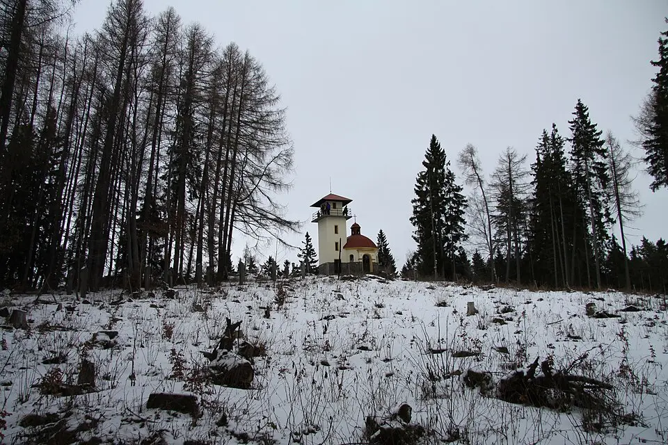 rozhledna a kaple Mařský vrch