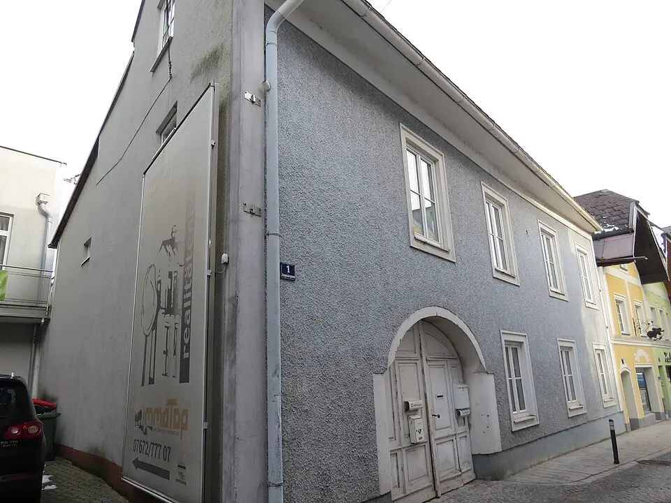 Wohn- und Geschäftshaus