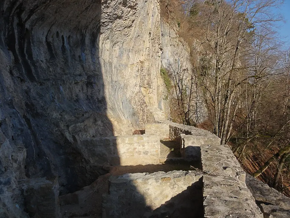 Riedfluh, mittelalterliche Grottenburgruine