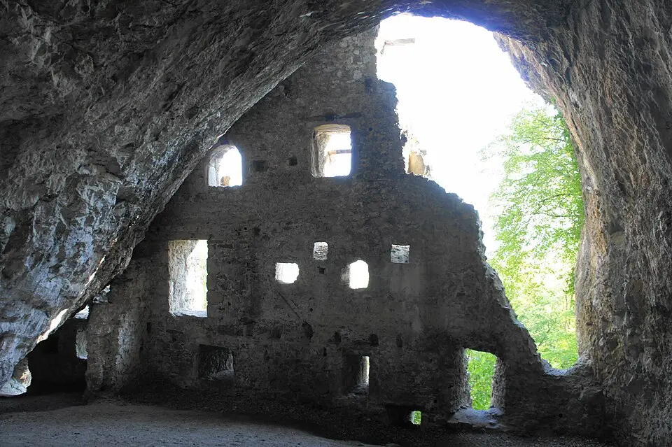 Höhlenburg Wichenstein