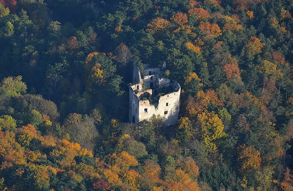 Burgruinen- und Schlossanlage Merkenstein