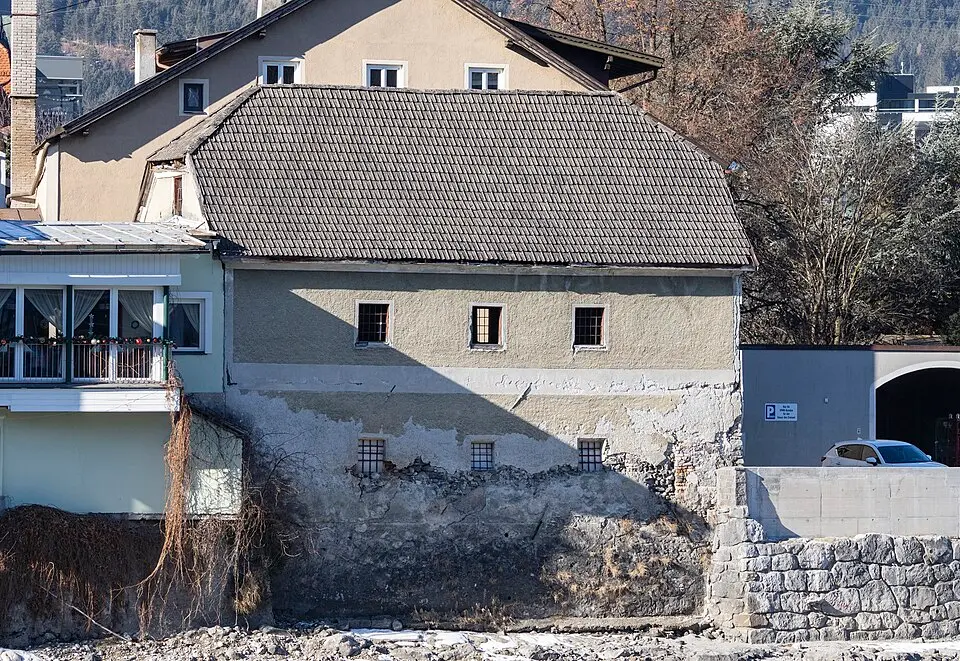 Wohnhaus, Arzkasten (ehem. Erzspeicher)