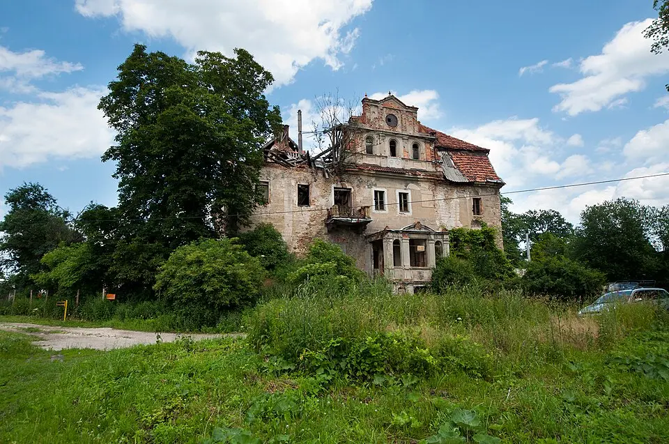 Image: ZeroJeden · CC BY-SA 3.0 PL Manor in Gogołów
