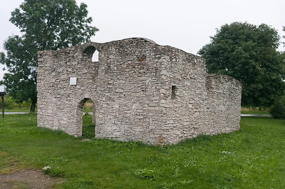 Ruiny kościoła św. Stanisława w Żarkach