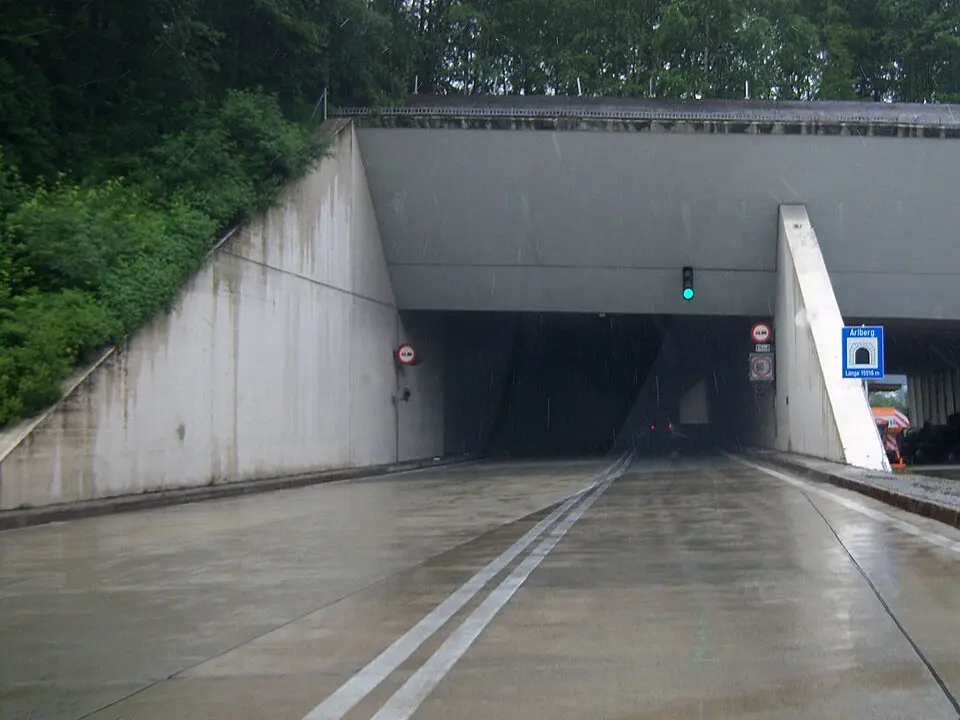 Bild: User:My Friend · CC BY-SA 3.0 Arlberg Strassentunnel