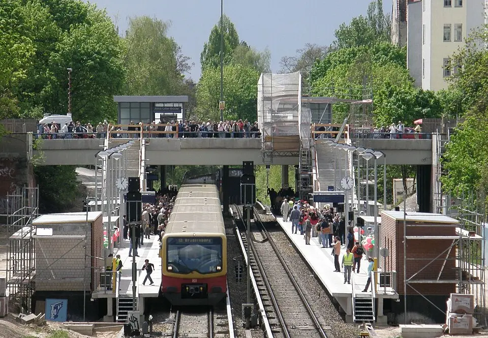 Berlin Julius-Leber-Brücke station