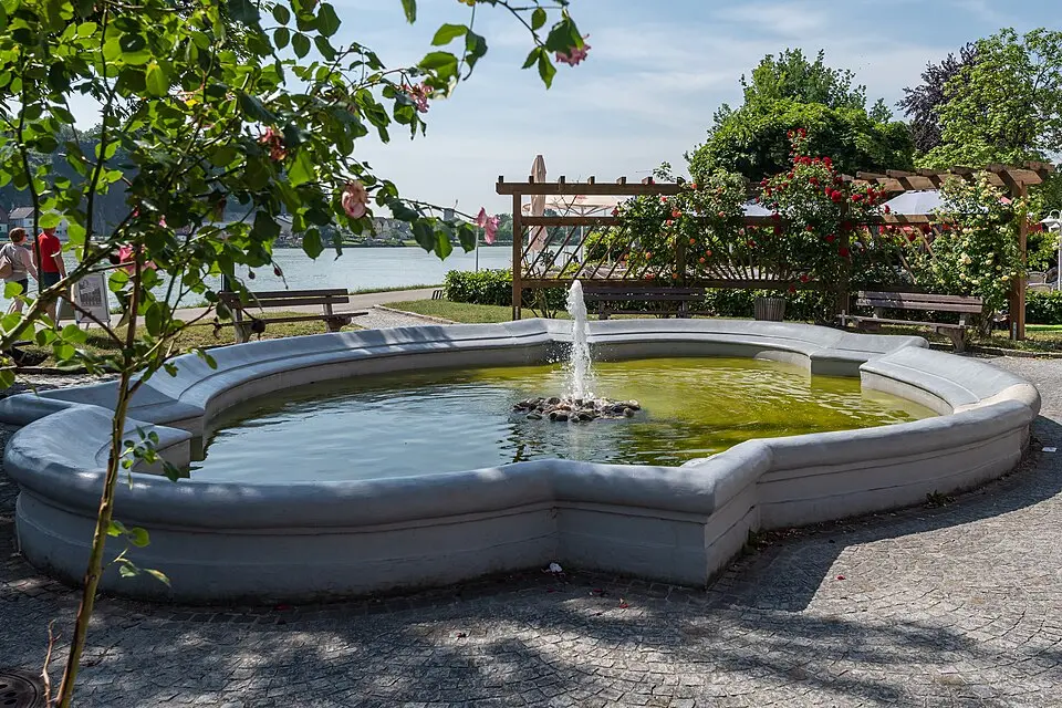 Brunnen