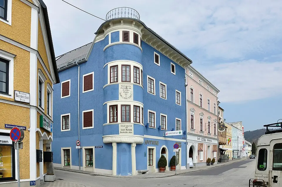 Wohn- und Geschäftshaus, sog. Markuth-Haus